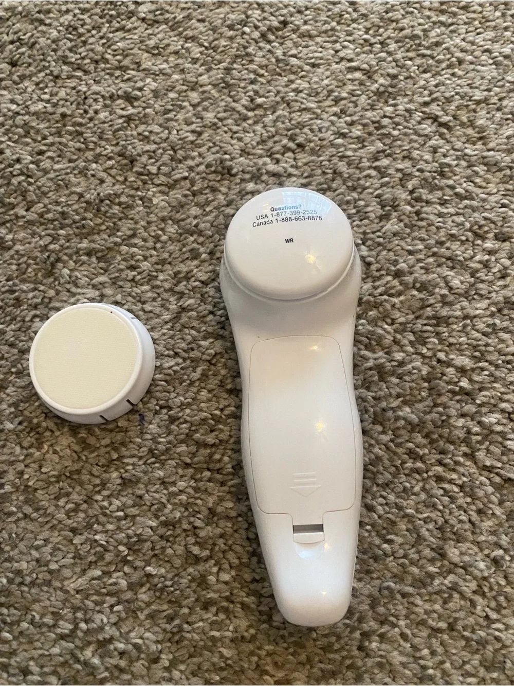 Neutrogena White and Light Blue Microdermabrasion Kit with Refill Puffs